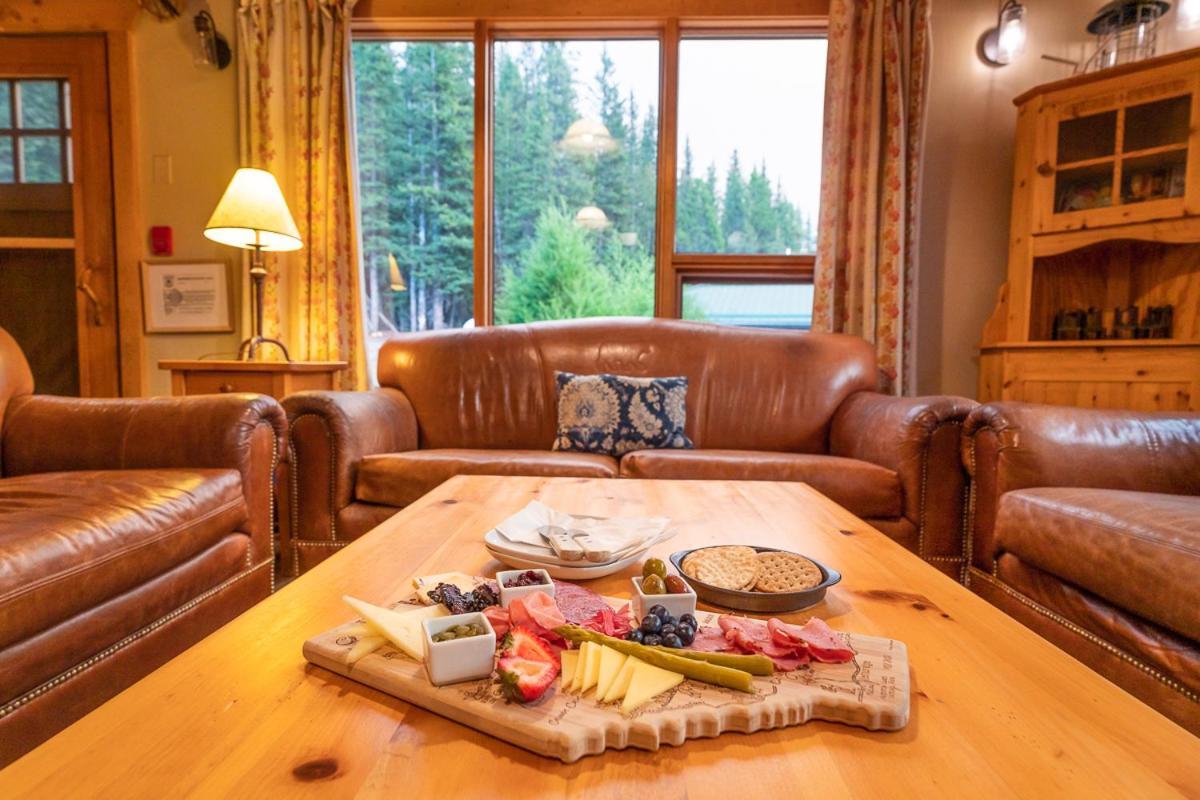 Mount Engadine Lodge Кананаскис-Вилледж Экстерьер фото