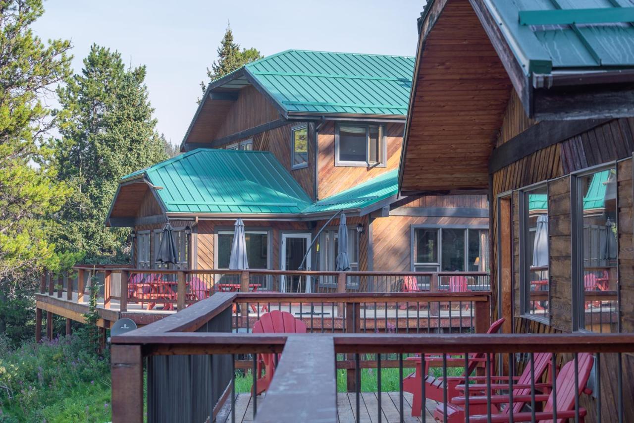 Mount Engadine Lodge Кананаскис-Вилледж Экстерьер фото
