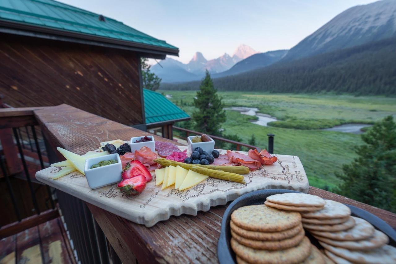 Mount Engadine Lodge Кананаскис-Вилледж Экстерьер фото